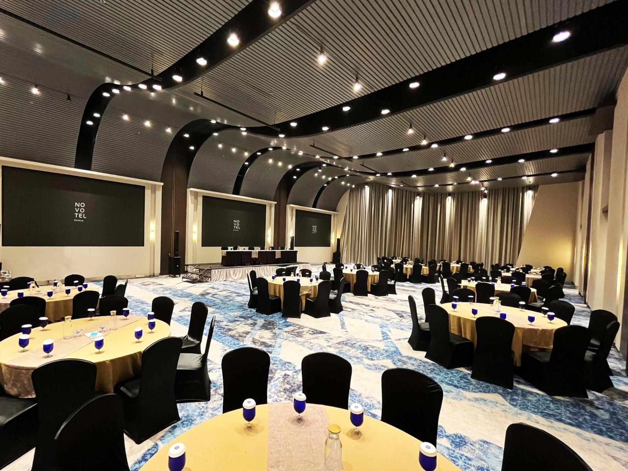 Novotel Bandung Exterior foto